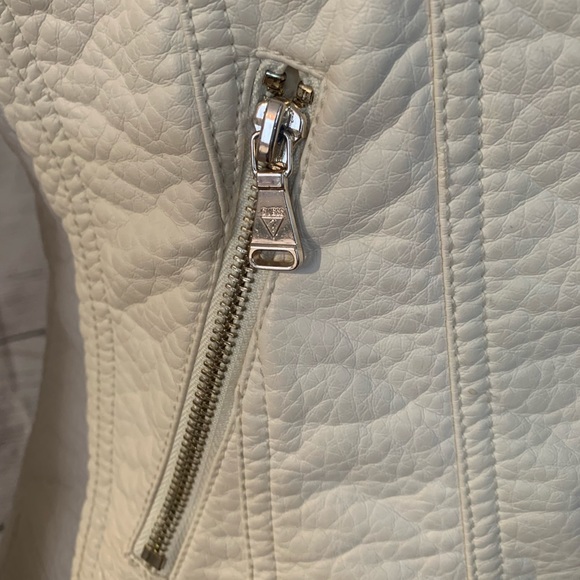 Guess vegan leather women’s jacket, beige with gold zippers. Small - Picture 3 of 7